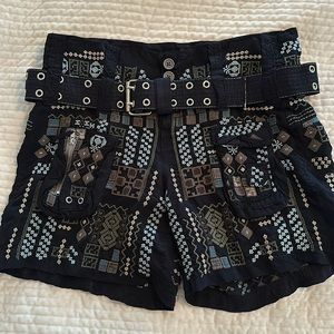 JOHNNY WAS embroidered all over shorts NAVY size 4
